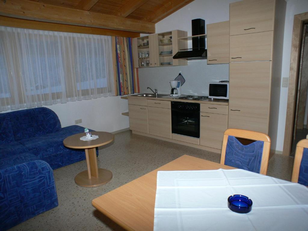 Apart Birgit Apartment Пфундс Екстериор снимка